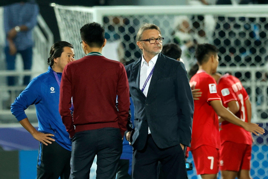 HLV Troussier: "Tôi thất vọng vì thua Indonesia"