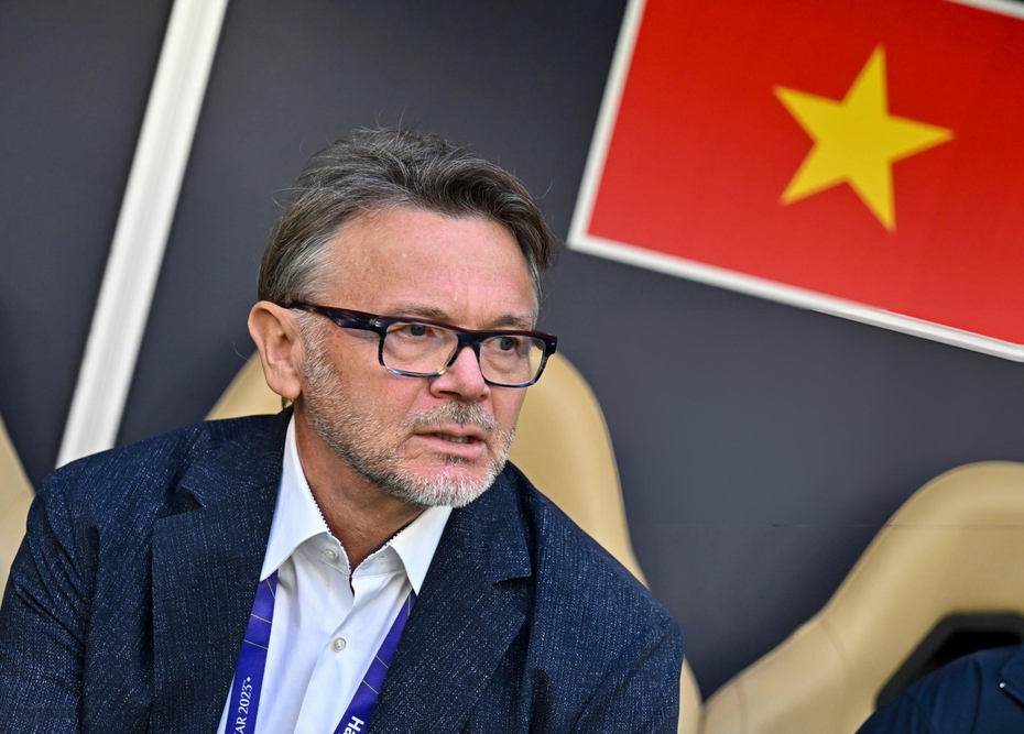 HLV Troussier: "Họ chỉ trích nhưng không nhìn nhận thành quả của chúng tôi"