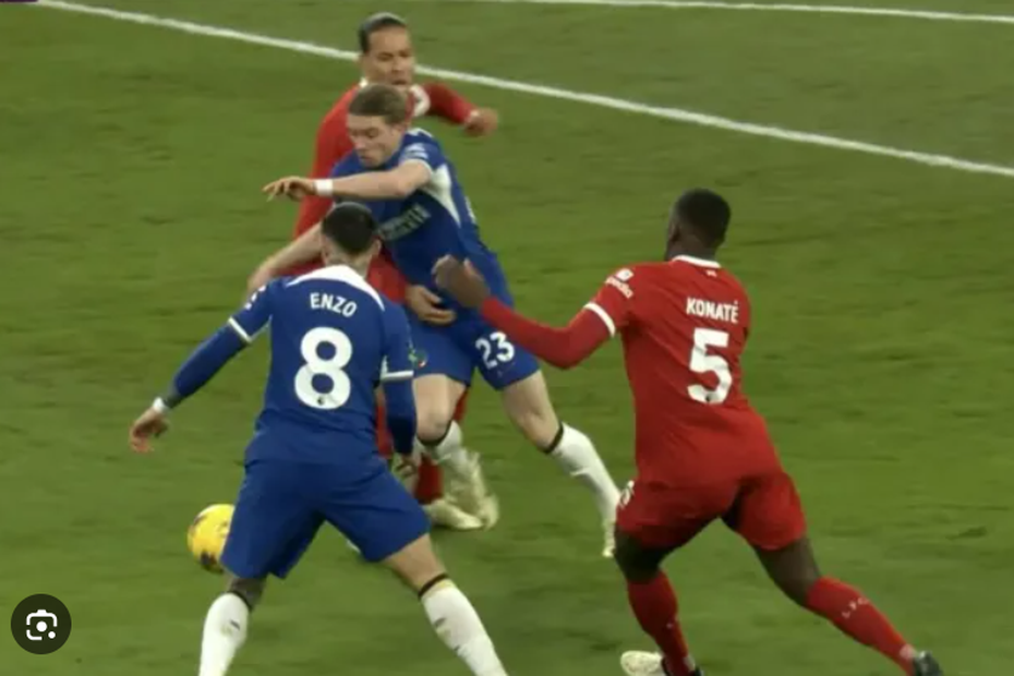 Chelsea thua đậm Liverpool vì mất oan một quả penalty?