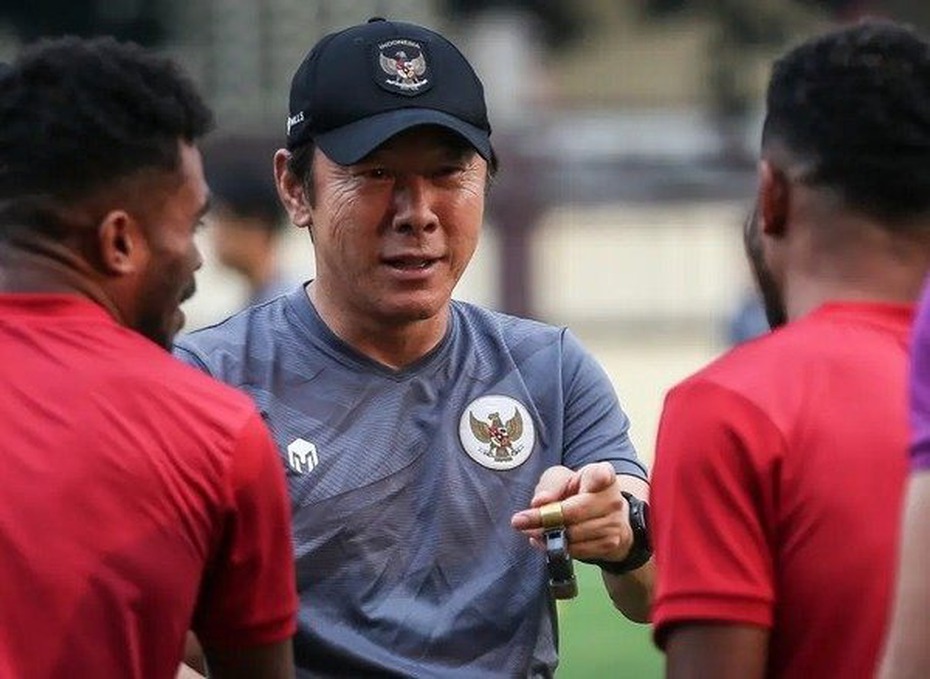 HLV Shin Tae Yong "kêu trời" khi học trò ăn chay để đấu ĐT Việt Nam