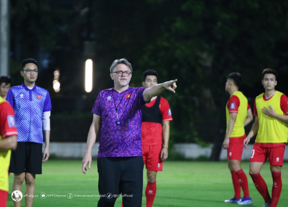 HLV Troussier: "ĐT Việt Nam sẽ tạo ra khoảnh khắc đẹp trước Indonesia"