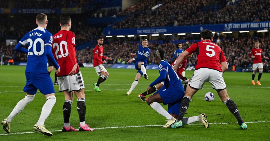 Man United đạt kỷ lục lạ sau khi thua ngược cay đắng trước Chelsea