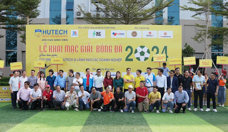 32 đội bóng tranh tài ở giải Cựu sinh viên HUTECH và lãnh đạo các doanh nghiệp 2024