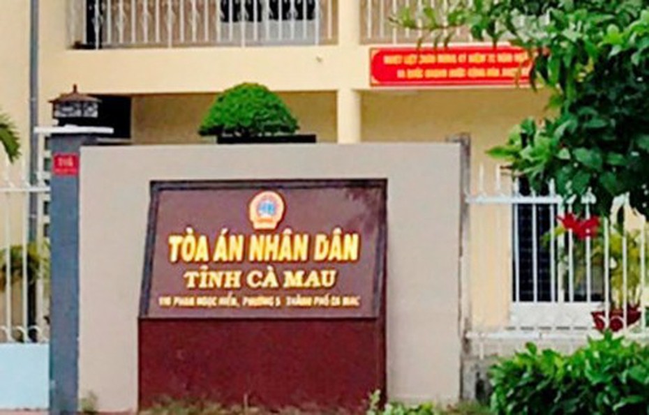 Nguyên Thẩm phán đánh phụ nữ ở Cà Mau bị cảnh cáo về mặt Đảng