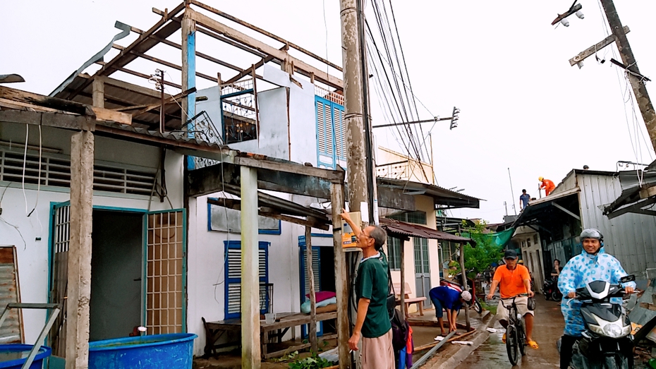 TP.Cà Mau: 27 căn nhà tốc mái và một khu nhà ăn trường mẫu giáo bị sập