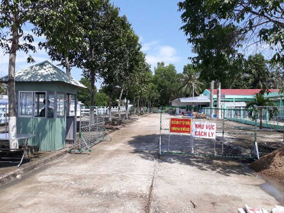Cà Mau: Chuyến xe đón 287 công dân từ vùng có dịch về quê an toàn