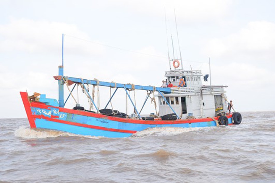 Siêu bão Rai vào Biển Đông, Cà Mau còn 1.115 tàu đang hoạt động trên biển