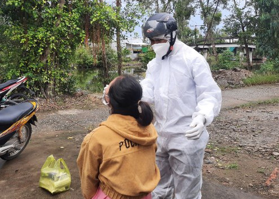 Cà Mau: Kit test nhanh Covid-19 khan hiếm và tăng giá