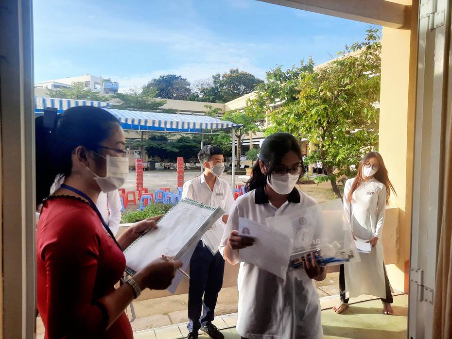 Thí sinh Cà Mau tự tin bước vào ngày thi đầu tiên kỳ thi THPT 2022