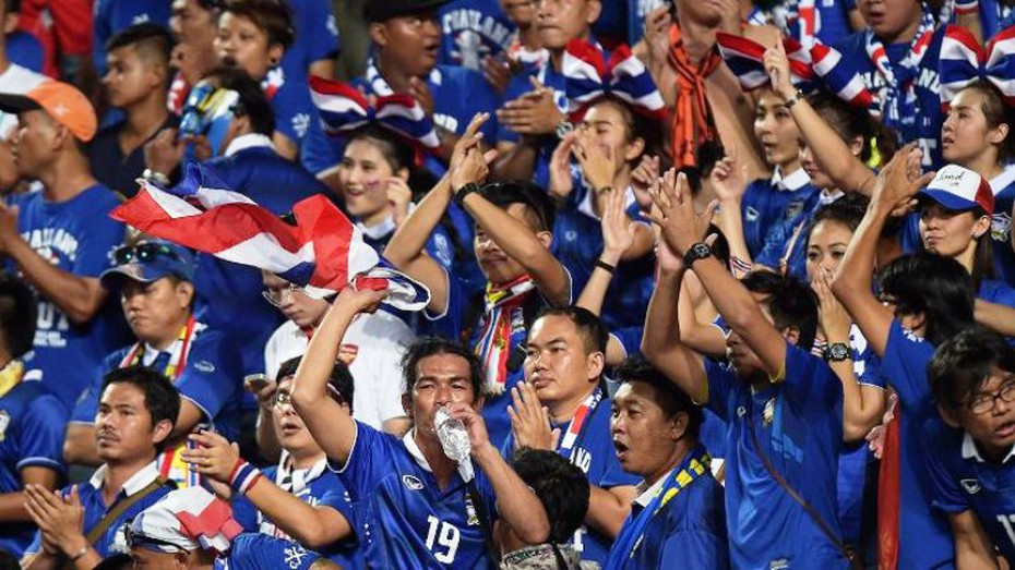 CĐV Thái Lan bị nước chủ nhà AFF Cup 2020 làm khó