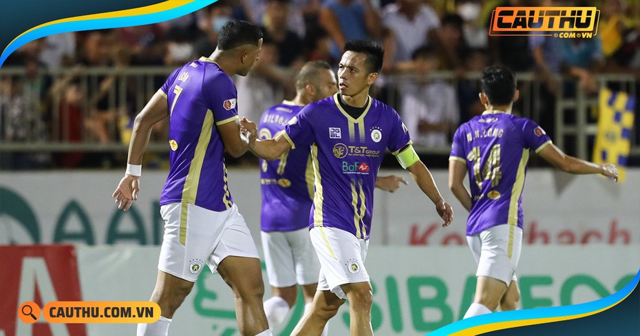 Bất bại 8 trận liền, Hà Nội FC thống trị danh hiệu tháng 8 của V.League