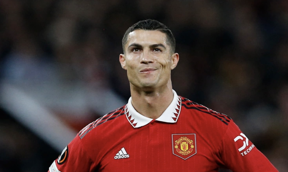 Man United thanh lý hợp đồng với Ronaldo