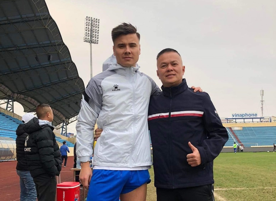 Alexander Đặng tố Nam Định lật lọng chuyện hợp đồng