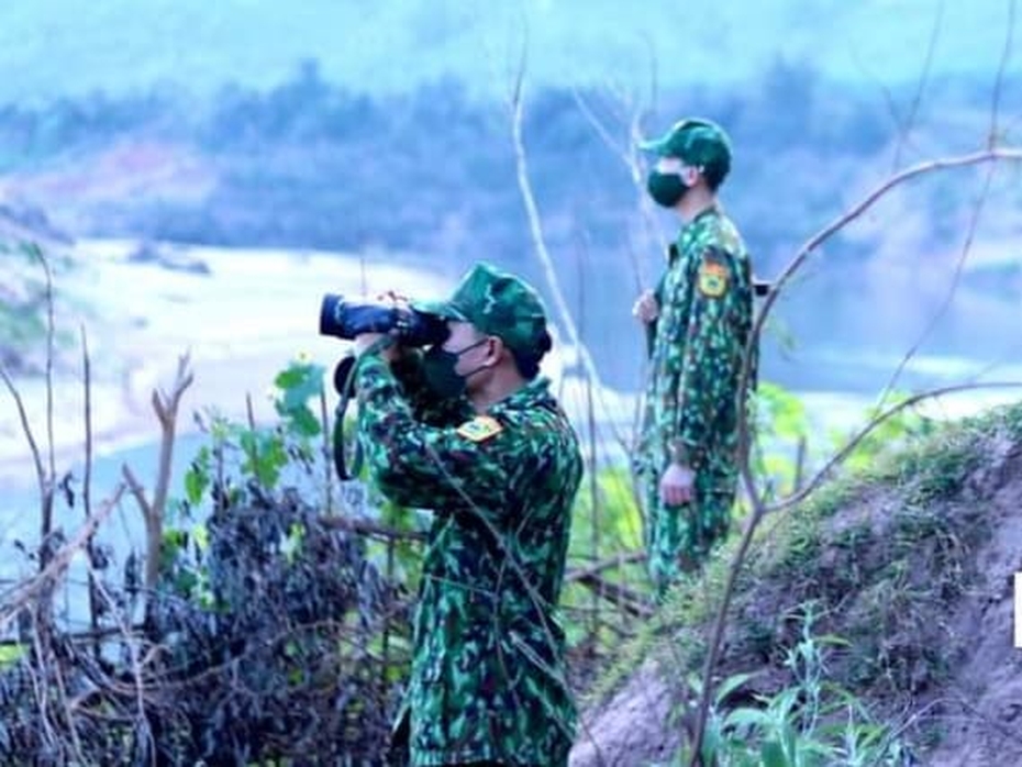 “Xuân này, ba có về ăn Tết với con không?”