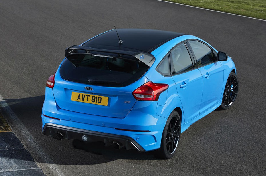 Ford Focus RS đối mặt vấn đề gây ra "khói trắng"