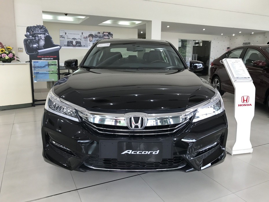 Đang dính án triệu hồi, Honda Accord giảm giá “sốc”