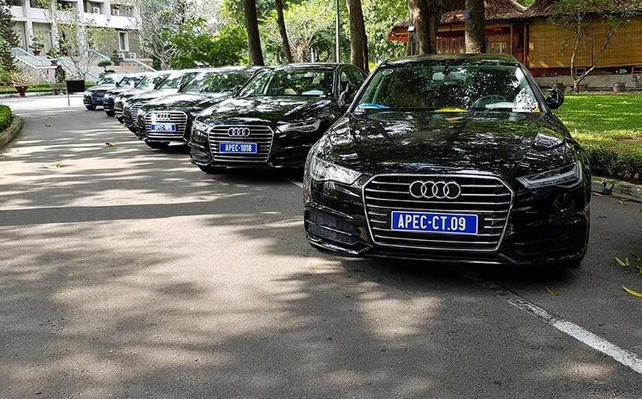 Dàn xe sang Audi Apec “rồng rắn” hội ngộ tại Dinh Độc Lập