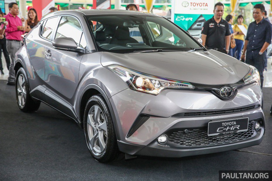 Toyota CH-R trình làng, thách thức đối thủ Mazda CX-3