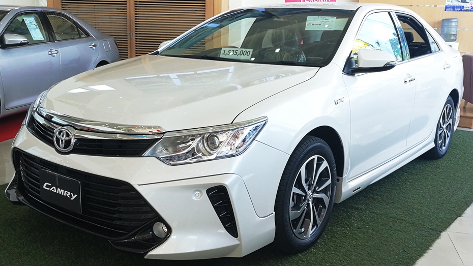 Toyota Camry bản thể thao 2.0G Extremo có giá từ 1,04 tỷ đồng