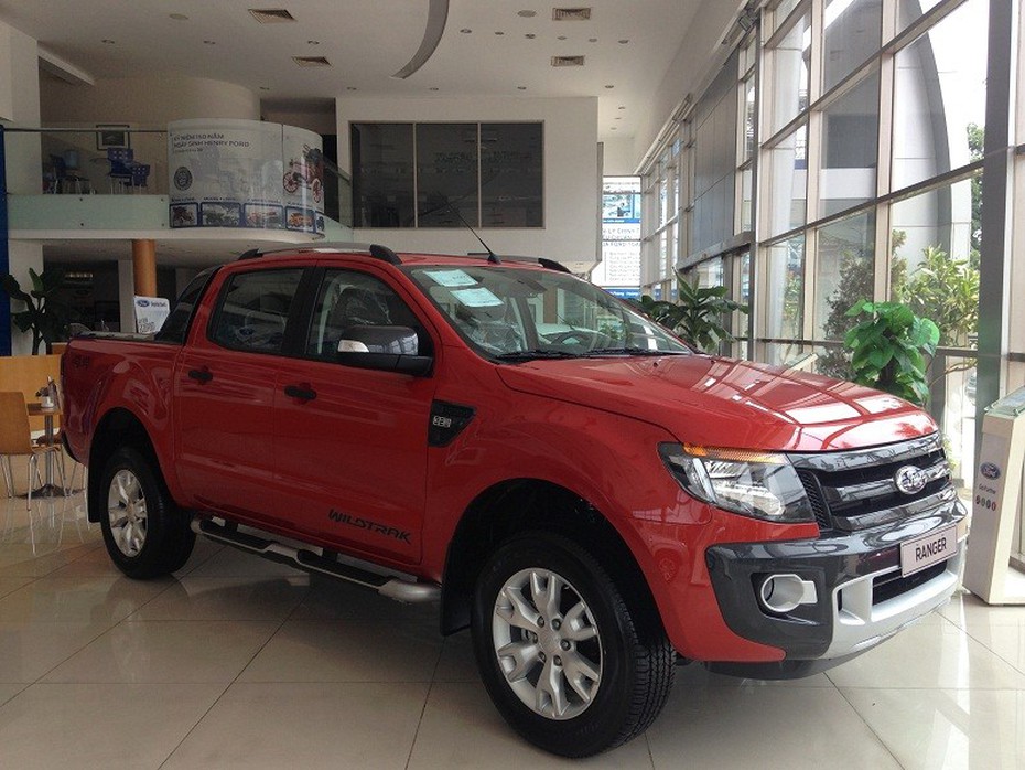 Giá ôtô Ford mới nhất tháng 8/2017: Bán tải Ford Ranger giảm giá