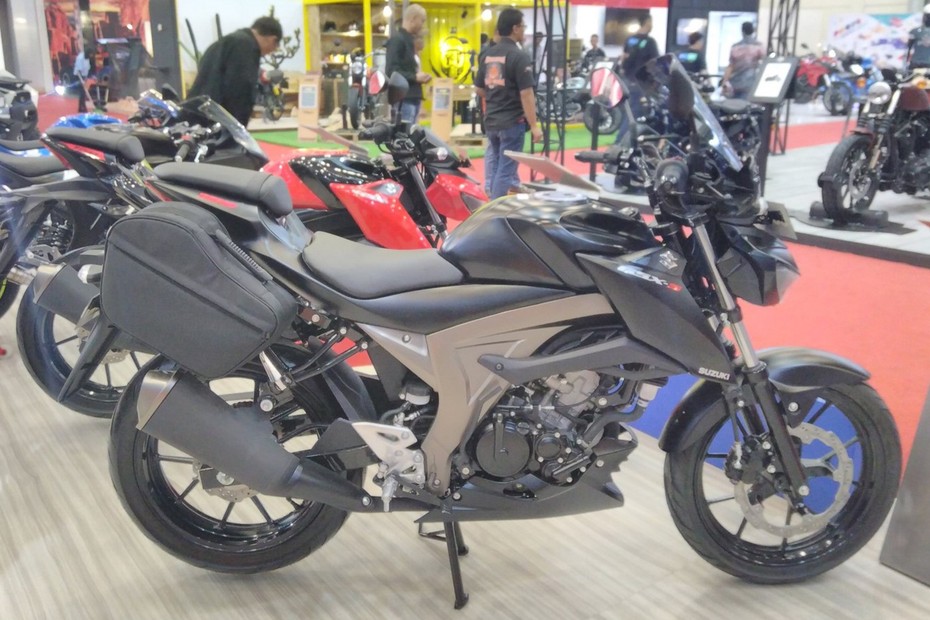 Suzuki ra mắt GSX-S150 2017 phiên bản phượt Touring Edition