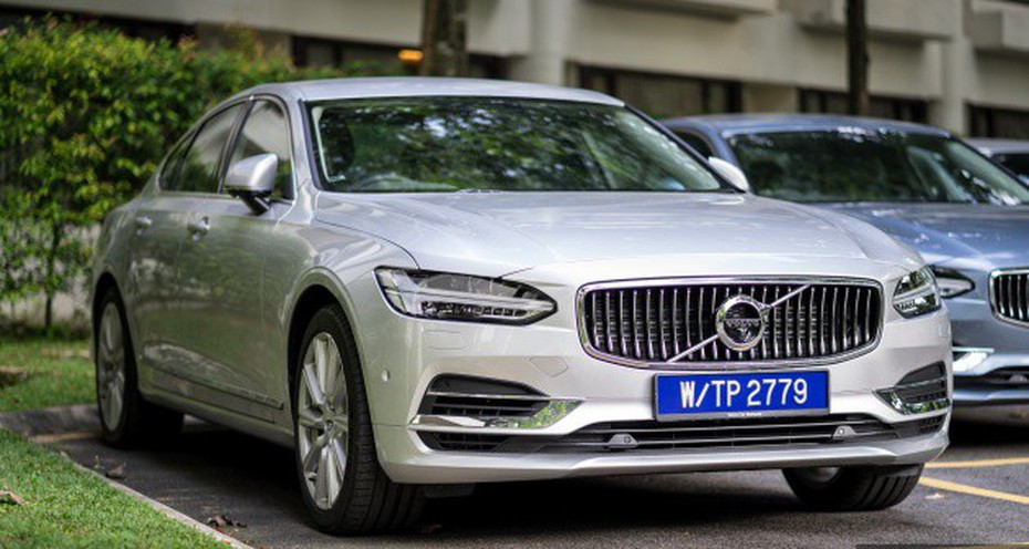 Volvo S90 T8 Hybrid CKD ra mắt tại Malaysia, giá từ 2 tỷ đồng