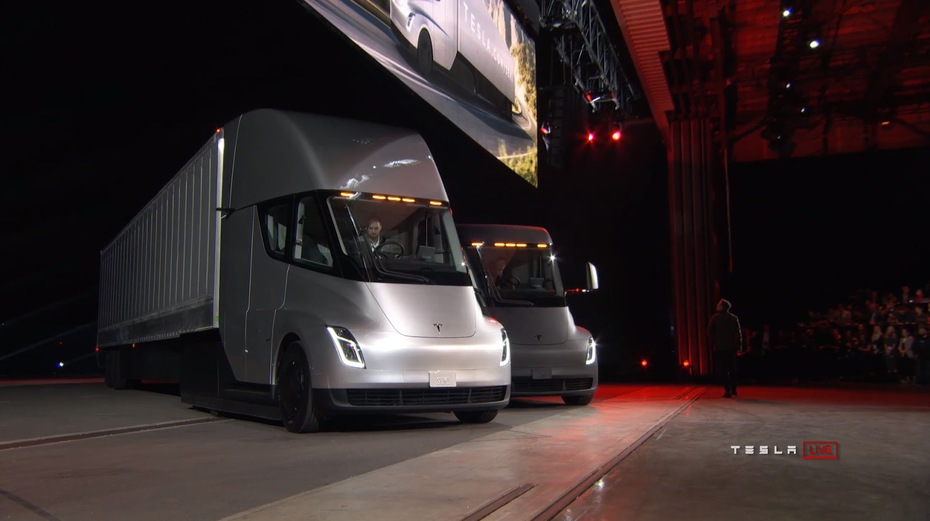 Xe tải điện Tesla Semi trình làng, chạy được tới 800km/lần sạc