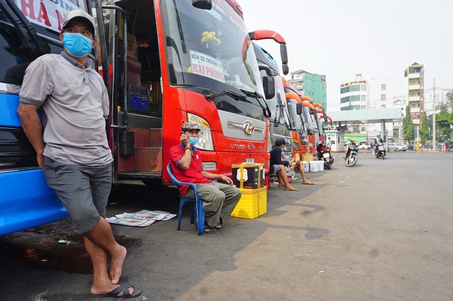 Trước giờ G, nhiều địa phương vẫn "chần chừ" mở lại xe khách liên tỉnh