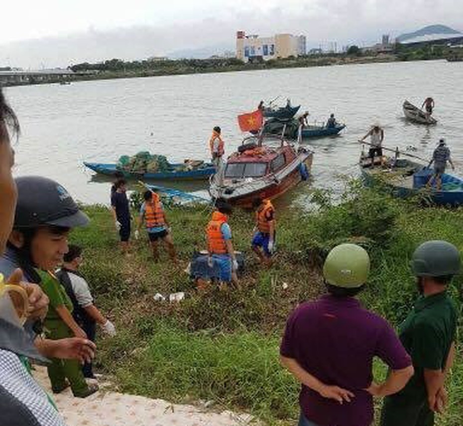 Tá hoả phát hiện thi thể nam thanh niên giữa sông Hàn