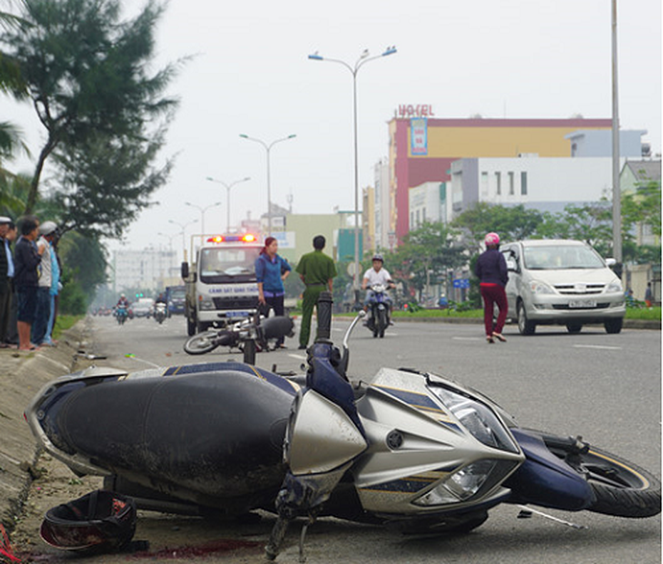 Linh tính điều bất an, mẹ gọi điện thoại cho con thì nhận hung tin
