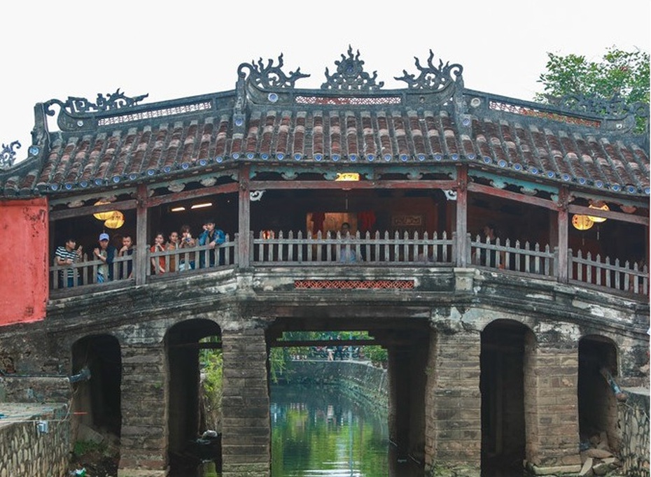 Chùa Cầu xuống cấp, ô nhiễm trầm trọng: Vì sao chính quyền Hội An không thể can thiệp, trùng tu?