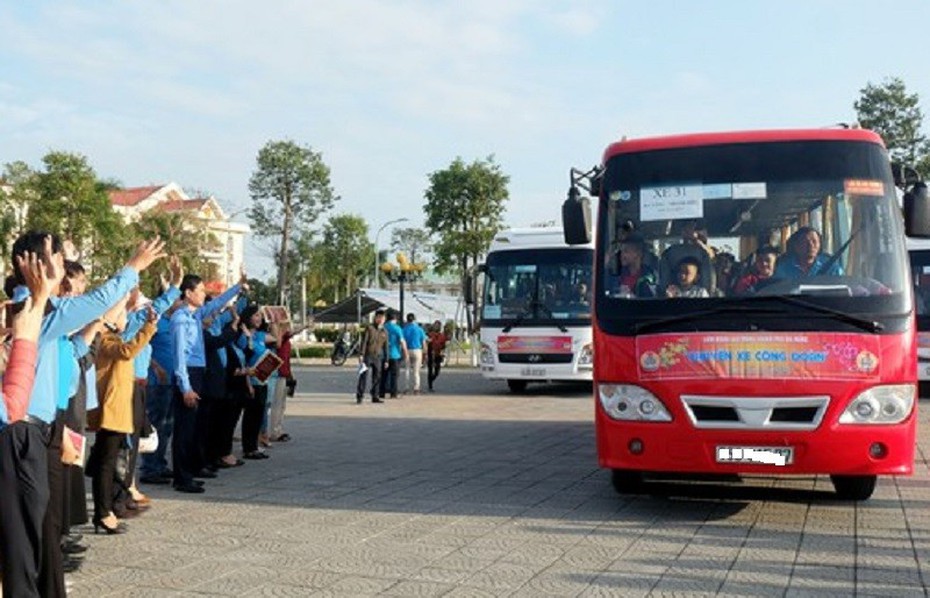 Người lao động, sinh viên "mắc kẹt" ở Đà Nẵng về quê như thế nào?