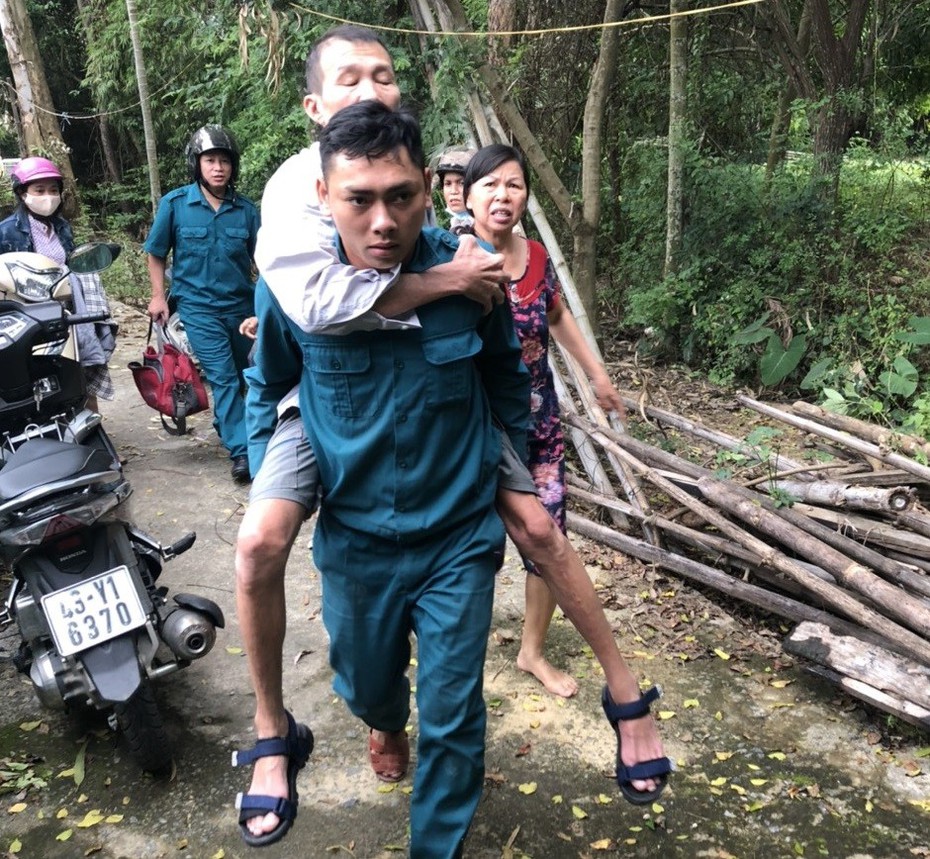 Chùm ảnh: 32.626 người Đà Nẵng "chạy bão"