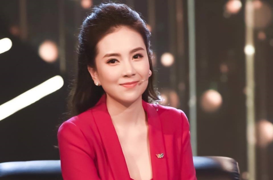 Đối diện tin đồn bỏ về sớm vì "thua cuộc" tại VTV Awards 2020, BTV Mai Ngọc lên tiếng