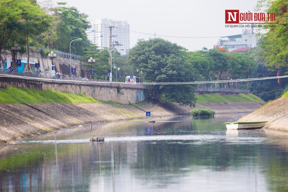 Sông Tô Lịch "đổi đen thay xanh": Nếu hiệu quả cần nhân rộng!