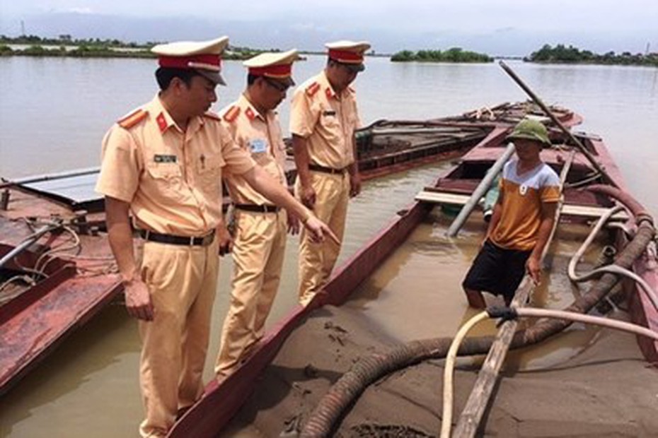 “Cát như con gái 18 nên thường xuyên bị nhòm ngó"