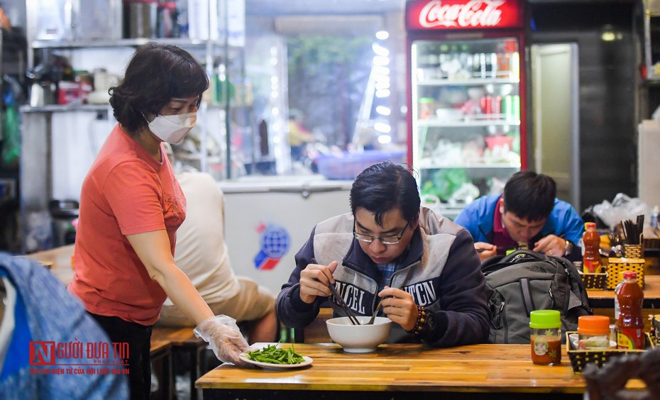 Nhà hàng, cafe ở Hà Nội được hoạt động trở lại từ ngày mai 2/3