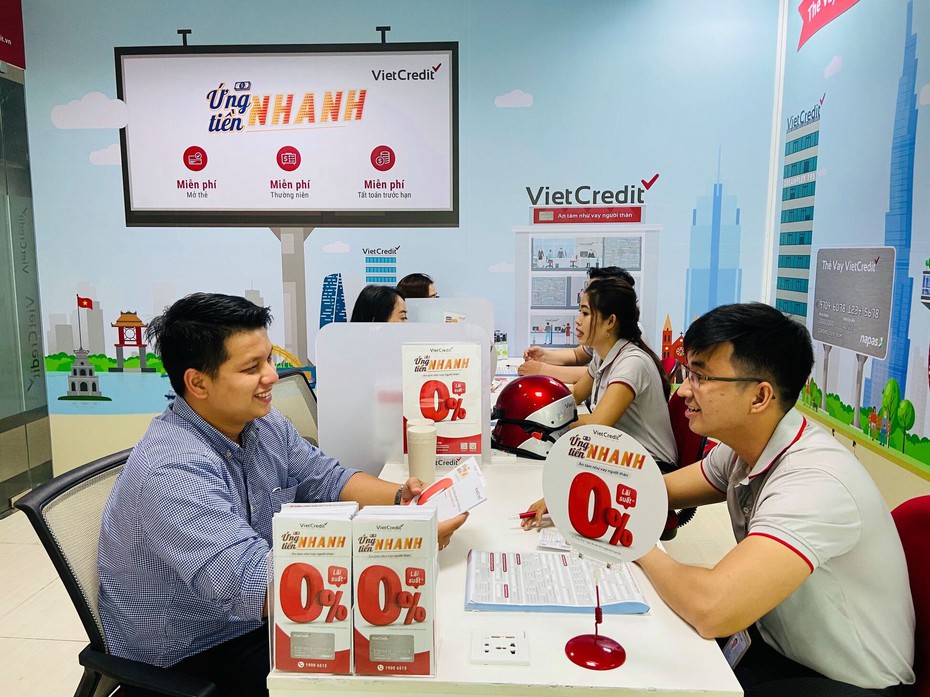 “Bóng" Bản Việt ở VietCredit