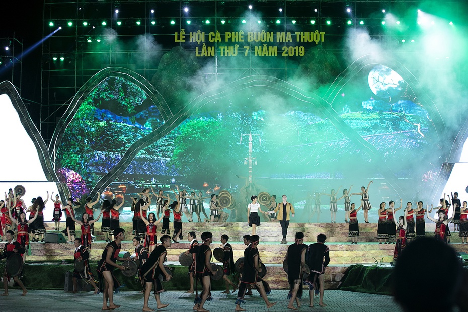 Lễ hội cà phê Buôn Ma Thuột 2019: Choáng ngợp với sân khấu hơn 2.500m