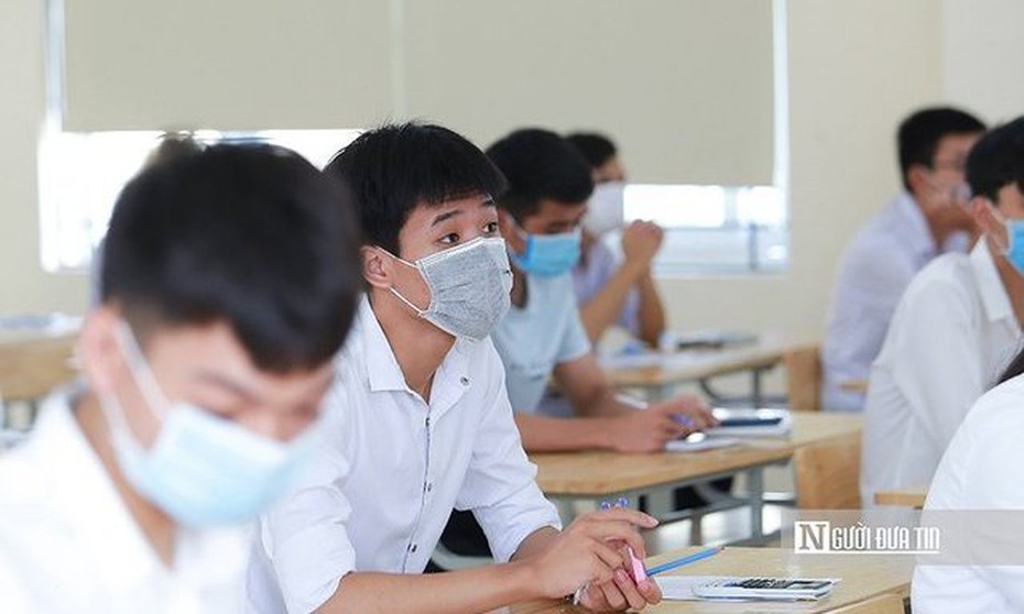 Hàng nghìn học sinh phải thi lại vì một trường tổ chức thi trước ngày quy định
