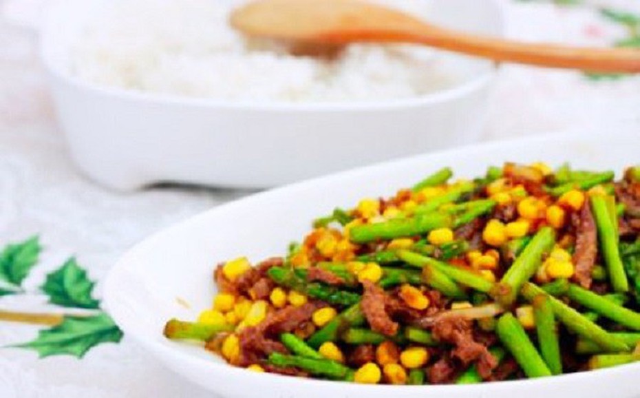 Món ngon mỗi ngày: Tuyệt chiêu làm món thịt bò xào ngô ngọt, măng tây