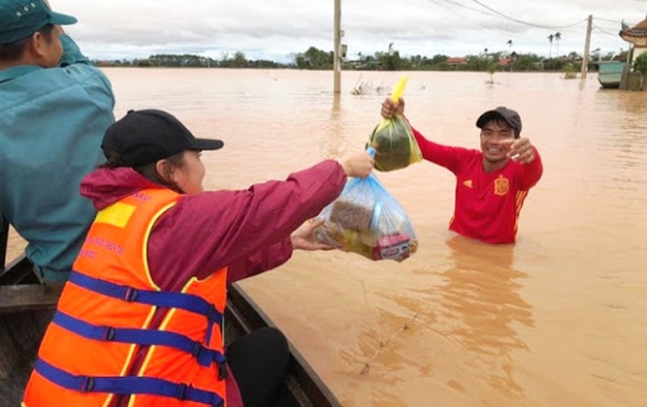 Tiền cứu trợ đến chậm, còn đâu “một miếng khi đói bằng một gói khi no”