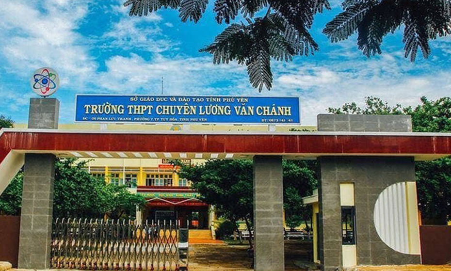 Nhà trường phát thông báo khẩn, khi phát hiện trường hợp mắc Covid-19 đưa em đi thi