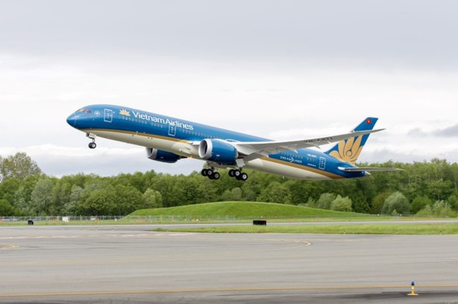 Vietnam Airlines lùi giờ khởi hành nhiều chuyến bay do bão số 5