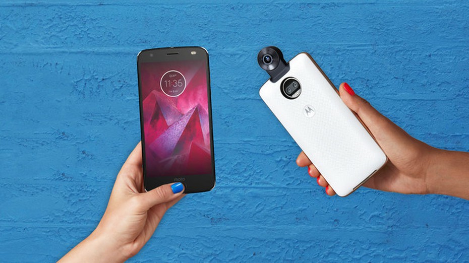 100 máy Moto Z2 Force không hề hấn gì sau màn thả rơi độc đáo