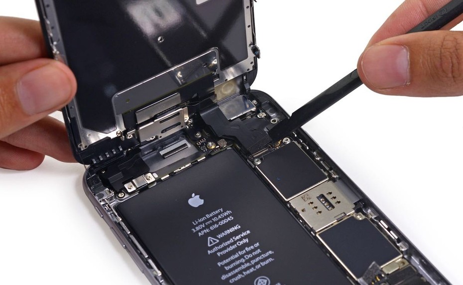 Apple hoàn lại tiền nếu bạn vừa thay pin iPhone trong 30 ngày qua