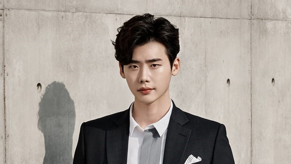 Nguyên nhân tài tử xứ Hàn Lee Jong Suk bị giam giữ tại Indonesia