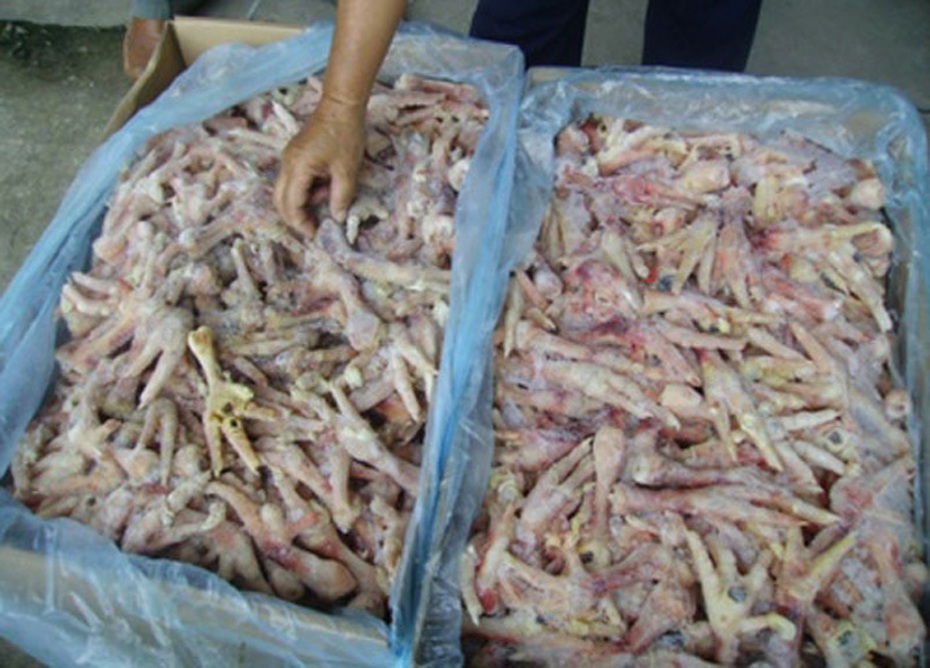 Phụ phẩm đông đá siêu rẻ tràn vào Việt Nam thành "đặc sản" của dân nhậu