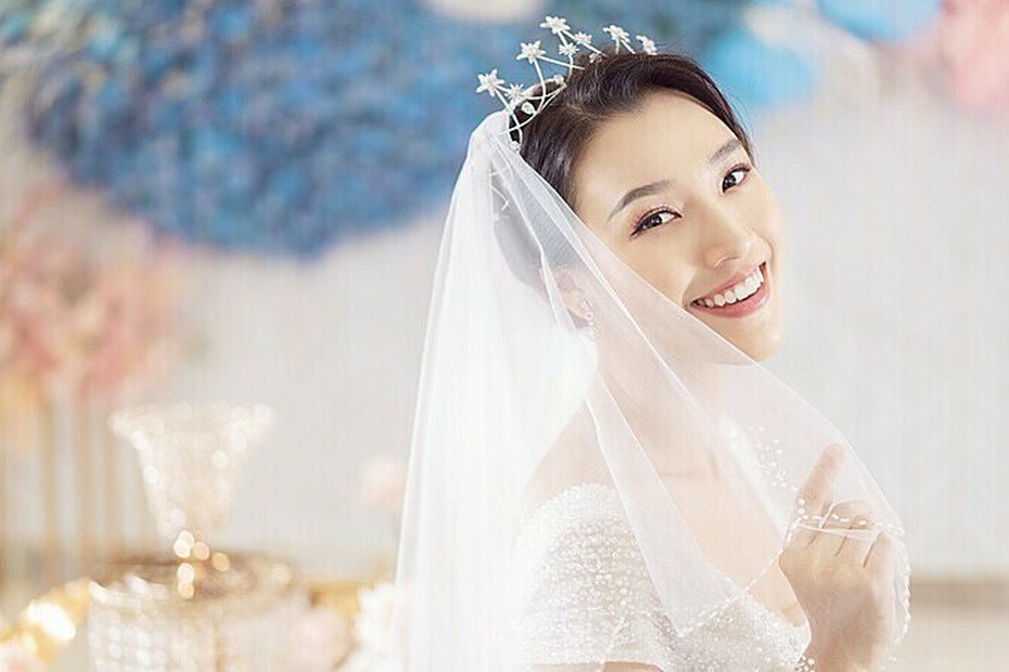 Á hậu Hoàng Oanh nói về bạn trai Tây sắp kết hôn
