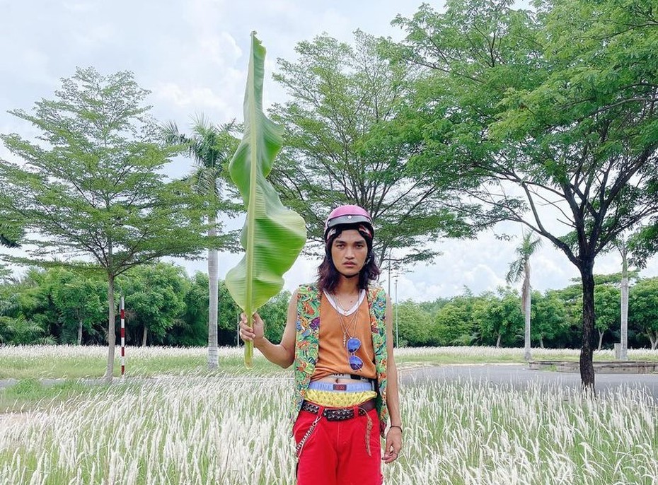 Tạo hình lạ khiến Mạc Văn Khoa không biết mình vào vai nam thần hay tâm thần